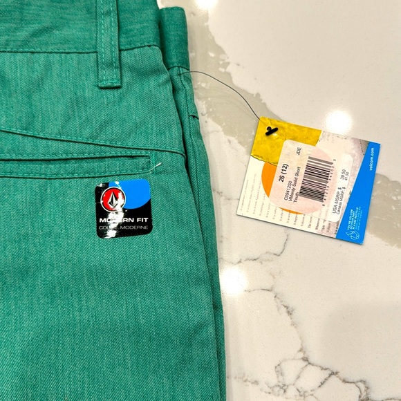 Youth boys set of three NWT Volcom VMonty modern fit shorts size 26 (12) - Picture 2 of 8
